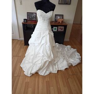 10 Sottero Midgley Couture JSM1042 Sleeveless Ruffle Corset Back Wedding Dress